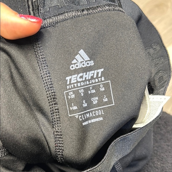 Adidas Black Techfit Leggings size small - Picture 2 of 6